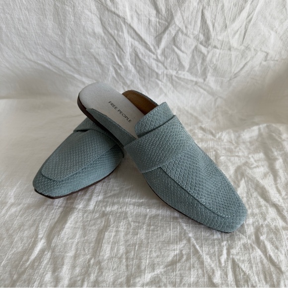 🤠 Free People At Ease Loafers | Size 8 | Stormy Sea Blue Suede Slip-On - Picture 2 of 9
